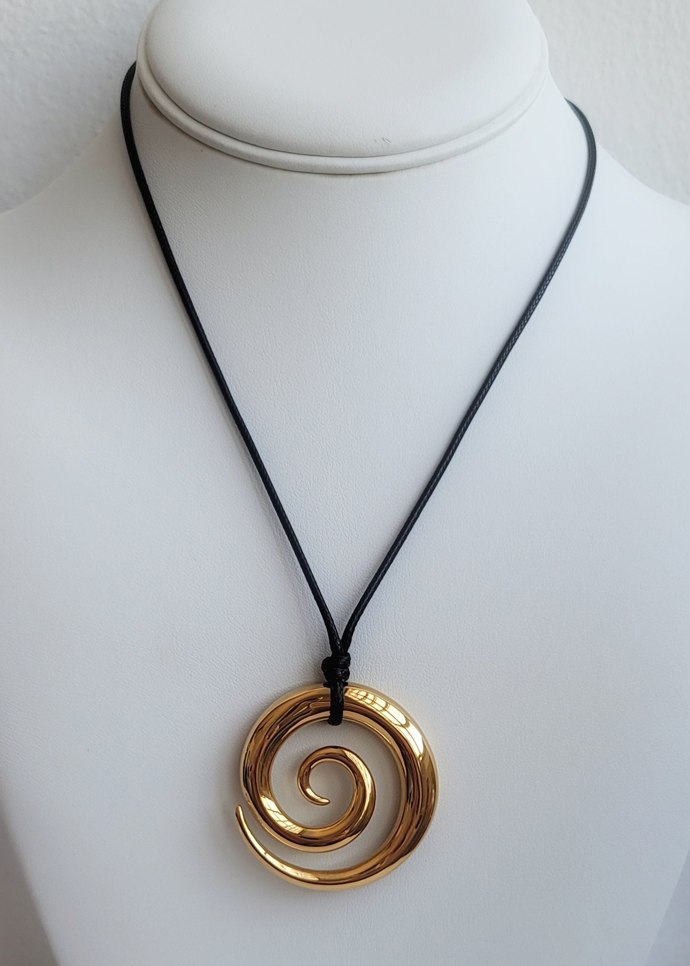 swirl necklace