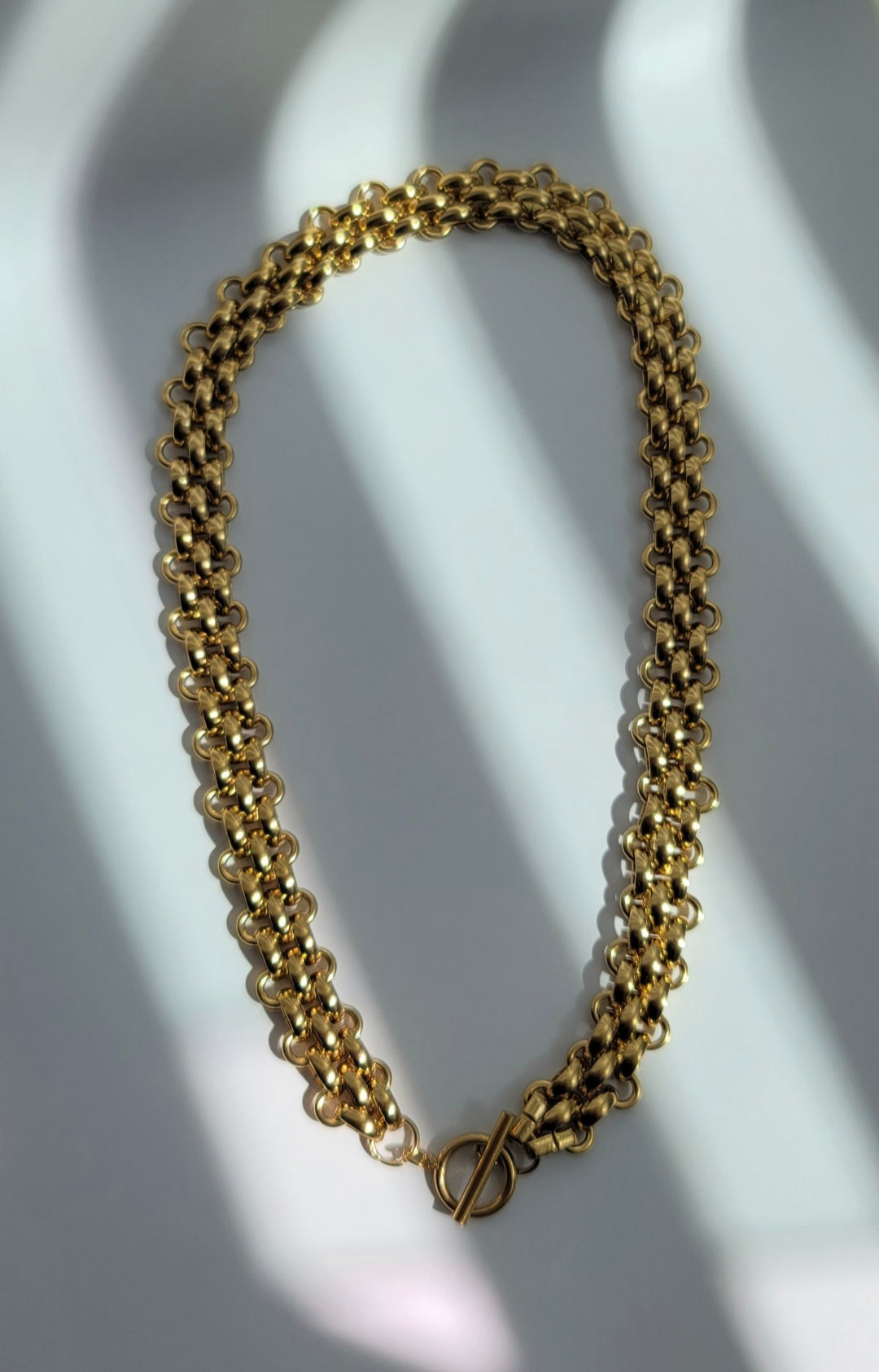 Léa statement necklace