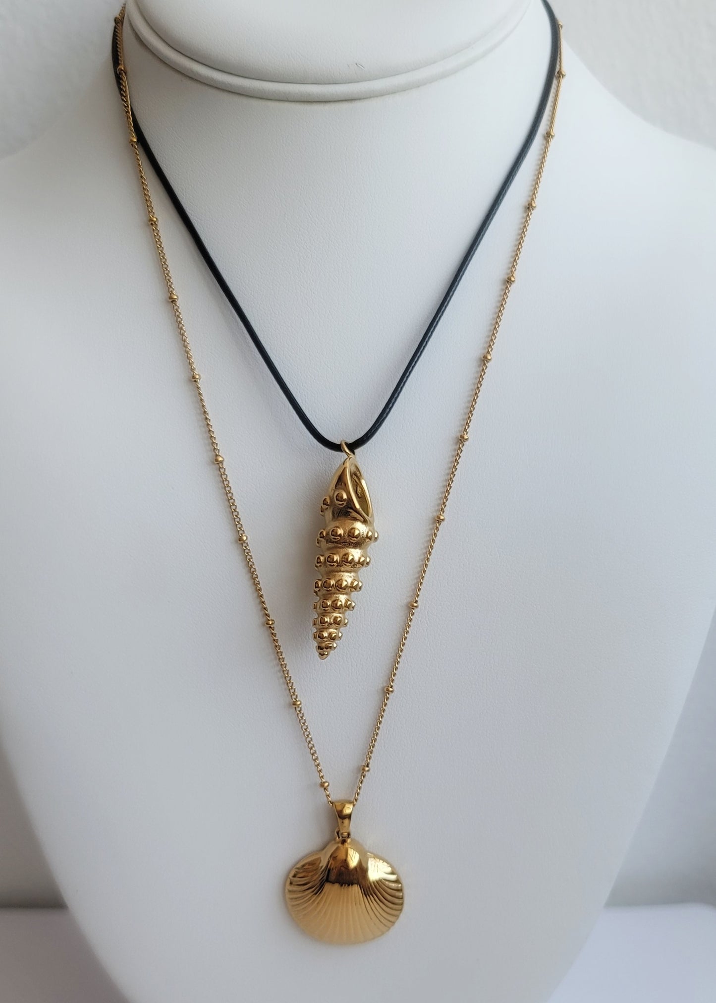 queen conch necklace